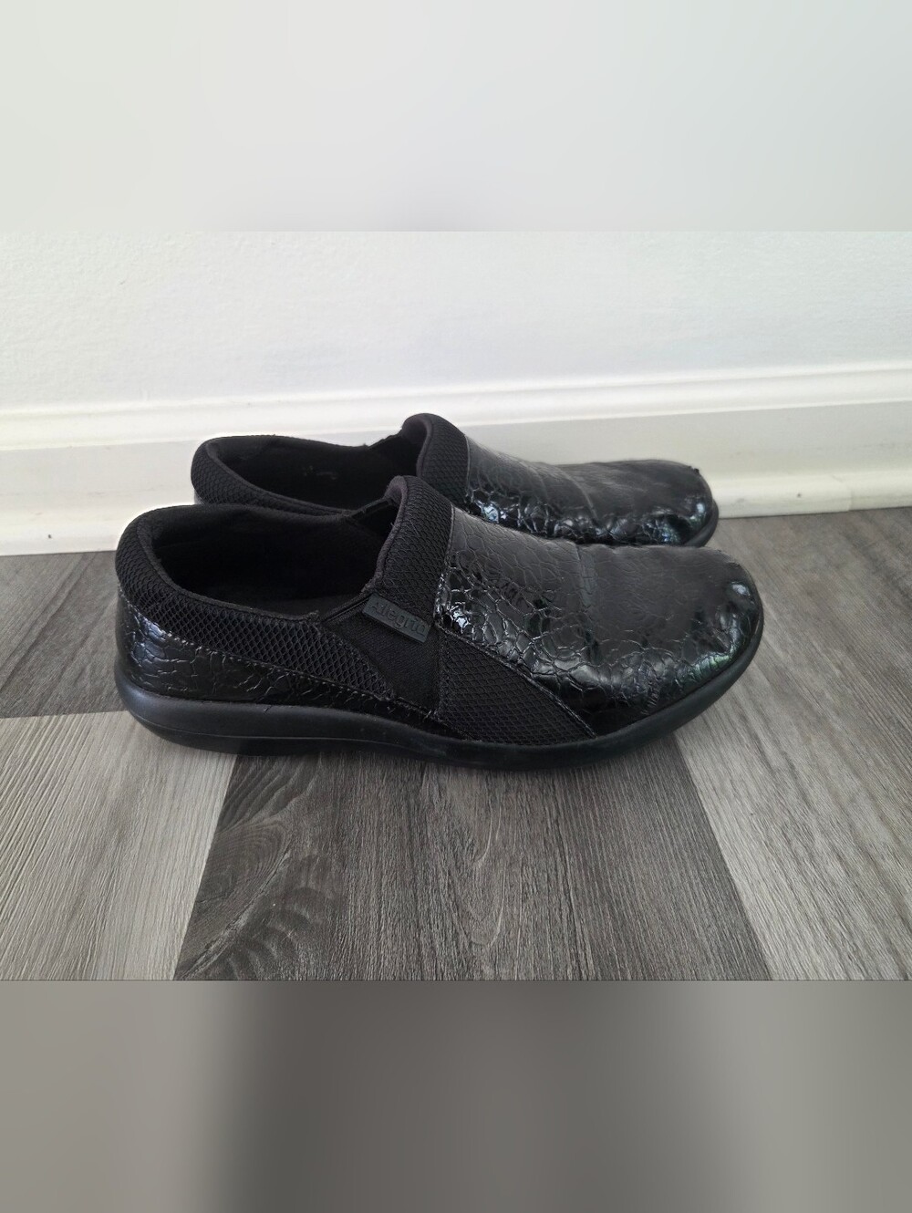 Alegria Women's Duette Slip On Shoes Flourish Black Roses DUE-955 US 8.5/39